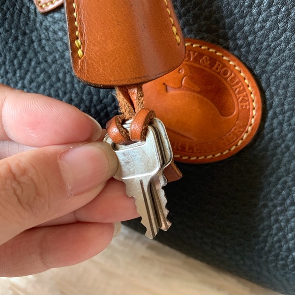 SOLD Vintage Dooney AWL Gladstone Satchel - Picture 12 of 16